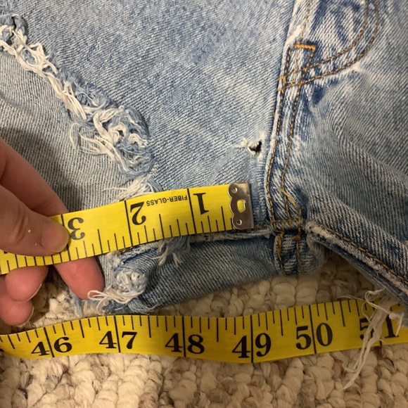Cut off Levi shorts size 34 - Picture 6 of 8